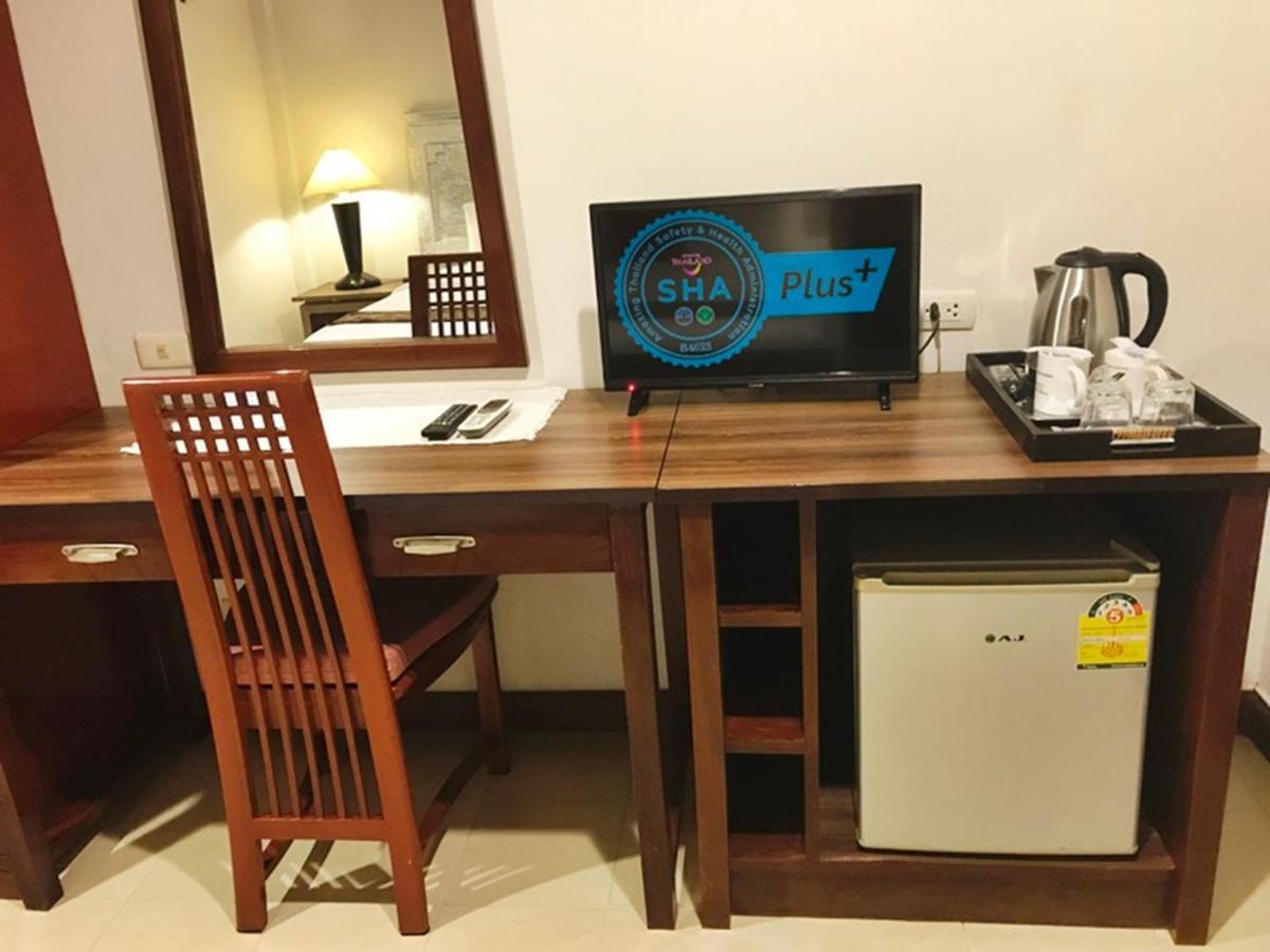 Le Tanjong House Hotel Patong Exterior photo