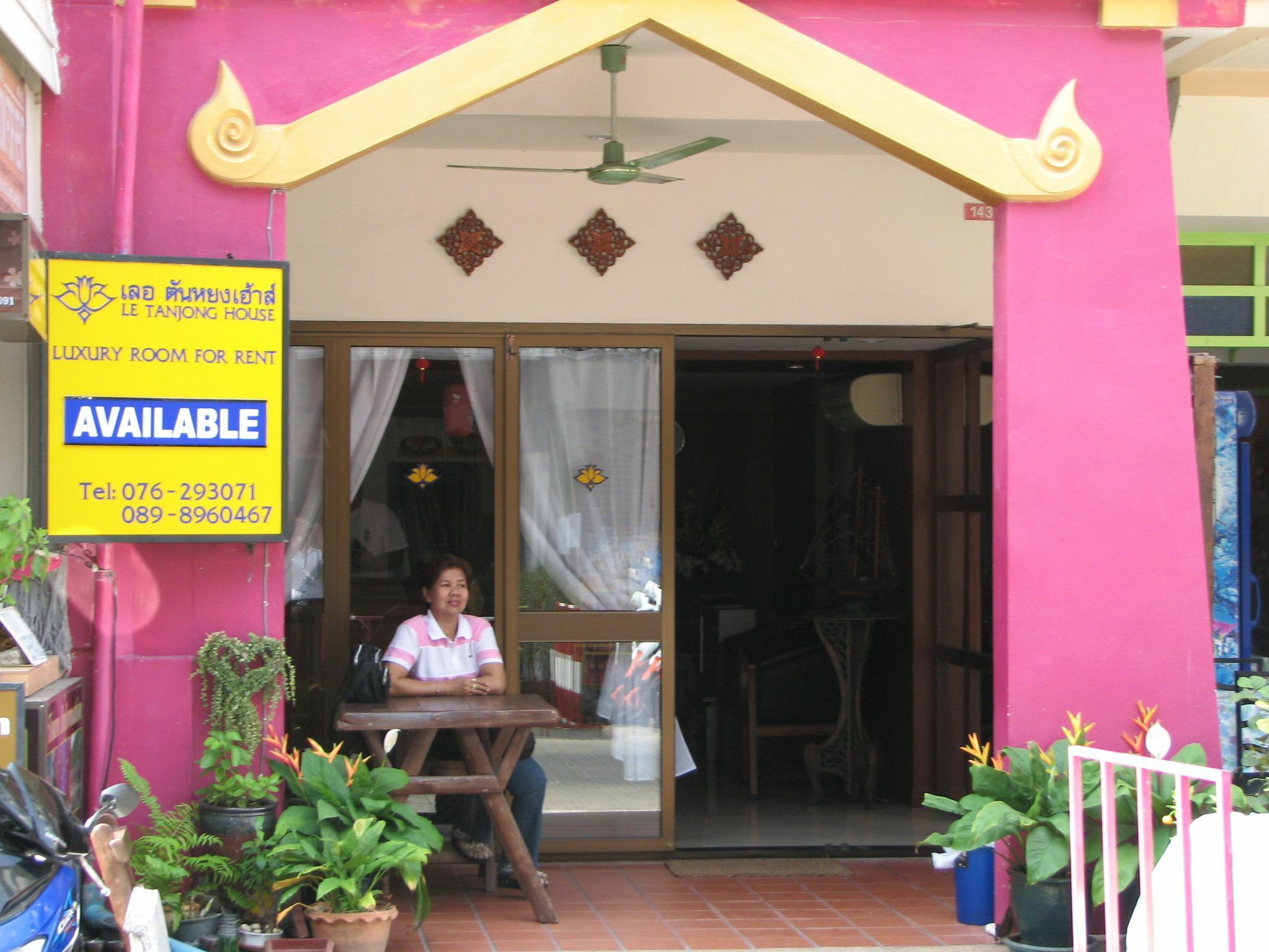 Le Tanjong House Hotel Patong Exterior photo
